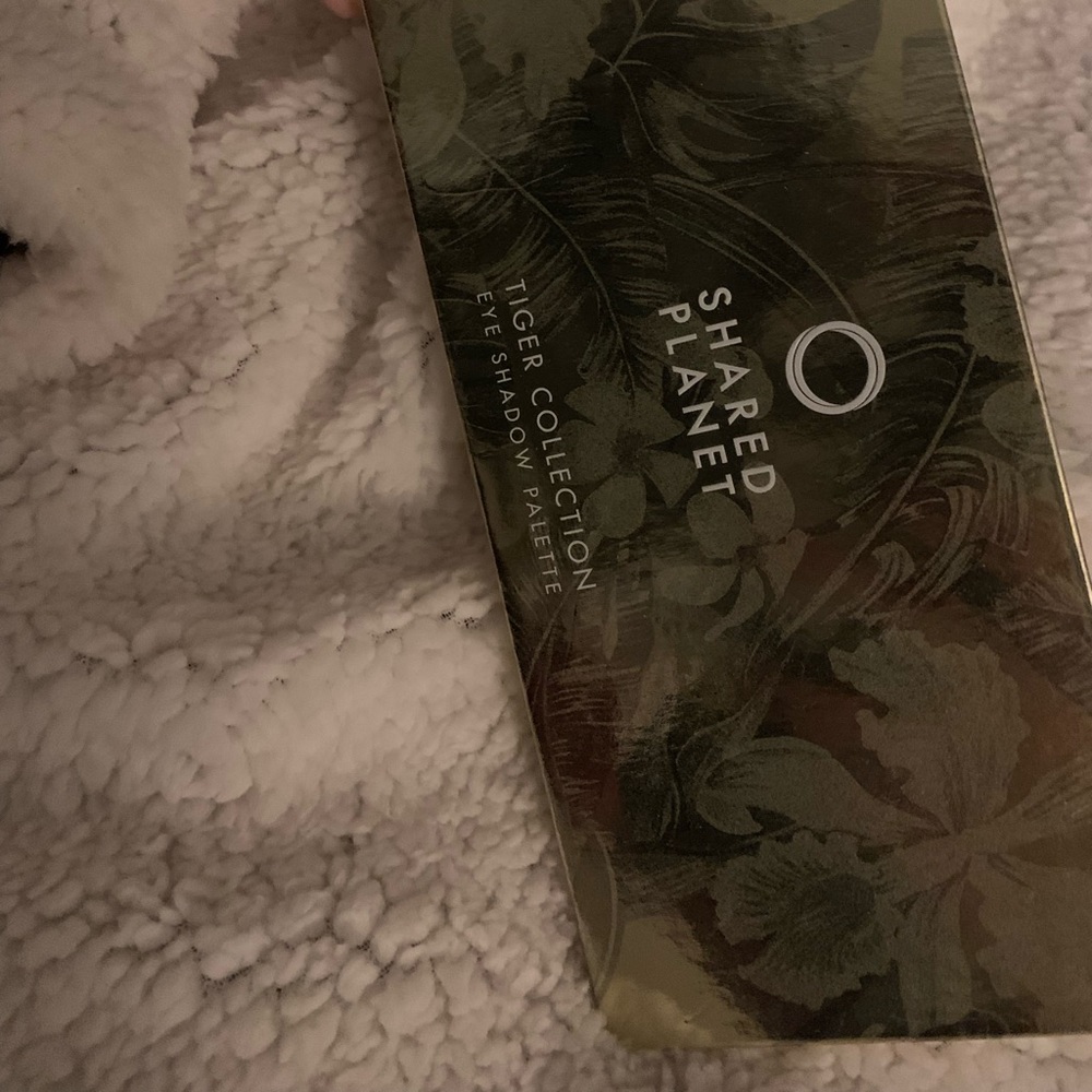 Shared Planet Tiger Collection Eyeshadow Palette